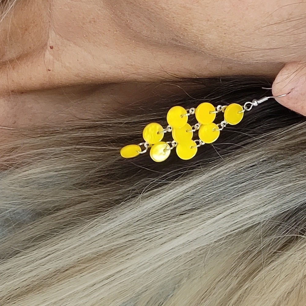 SUNNY SEASHELL HINGED DROP EARRINGS